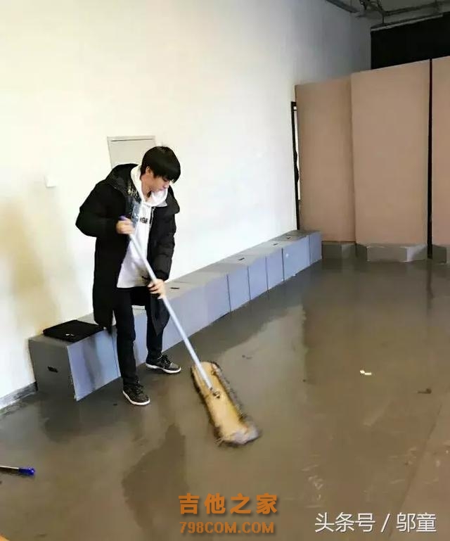 TFBOYS王俊凯王源易烊千玺凑在一起就是一个乐队