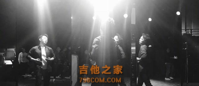 再次被黄渤的高情商折服，今天抱着吉他你还要迷倒多少人