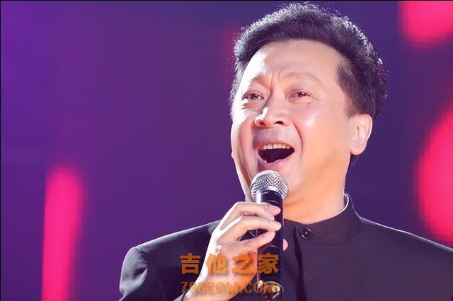 穿军装还得是真正的军人，这12位男歌手的军装照，个个气宇轩昂