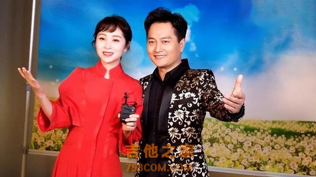 歌手云飞：放弃家庭去支教，成名后与妻子离婚，今娶古典女神