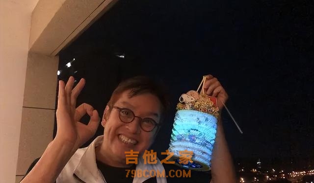 歌手谭咏麟：为生一个儿子，在发妻与红颜知己之间挣扎二十多年