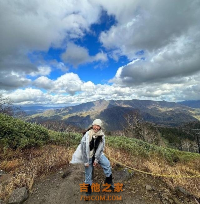 解相思之苦！香港女歌手专程飞日本会圈外男友，更首晒与对方合照