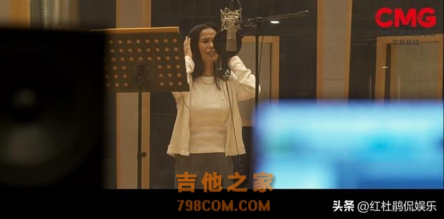 59岁歌手韦唯复出，再次唱响经典歌曲，人虽然老了但歌声永远年轻