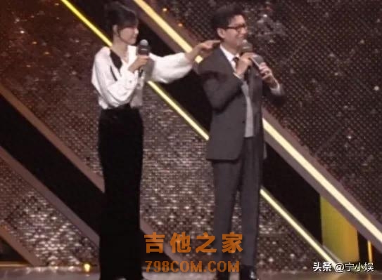 音乐盛典太尴尬：李好情商低，谢娜被强夸，众多歌手状态差