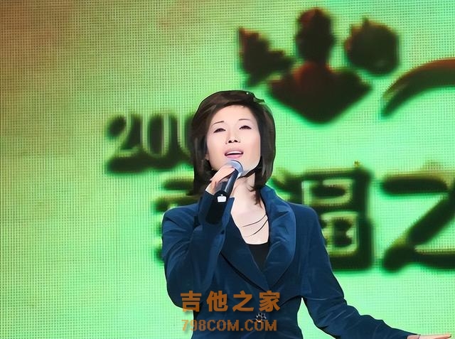 她是著名歌唱家，从高烧再到去世仅16天，演唱现场复发，年仅37岁