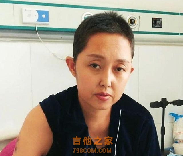 48岁知名女歌手去世，遗照流出，死因被扒，死前一个月严重脱相