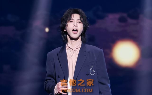 两张海报看歌手咖位：华晨宇、毛不易终于同框，周深和谭维维对应