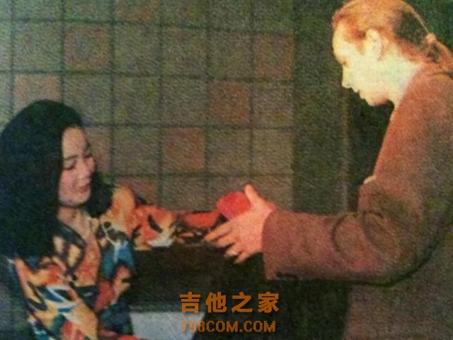 歌手邓丽君：去世29年，男友保罗再婚生子，弟弟的坚持让人感动