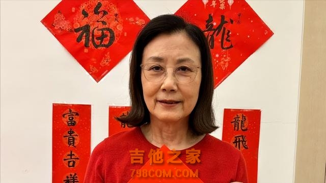 娱乐圈最大的笑话，一个连走路都费劲的歌手，77岁还开演唱会捞金