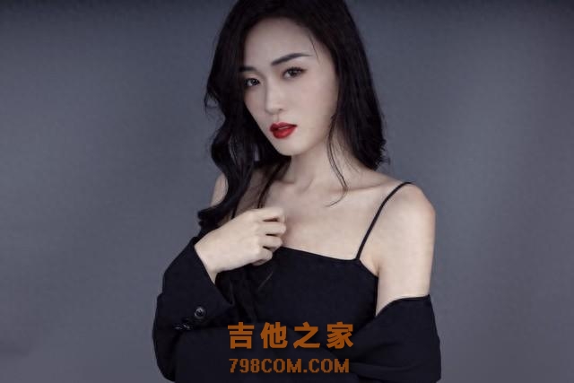 盘点是十八位唱歌好听的美女网红歌手！