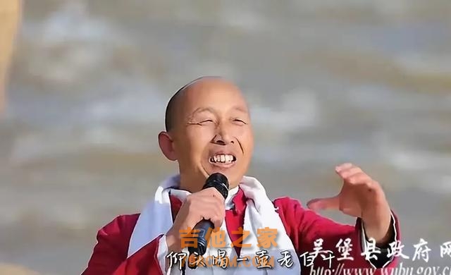 他们是排名前三的陕北网红歌手，出场费高，演出不断