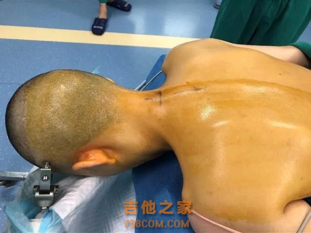 女歌手不治身亡，生前曾三次去同一家店…此前也有人中招