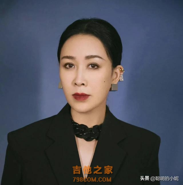 我国最美的十位女歌手，颜值不输影视明星，邓紫棋仅排最后