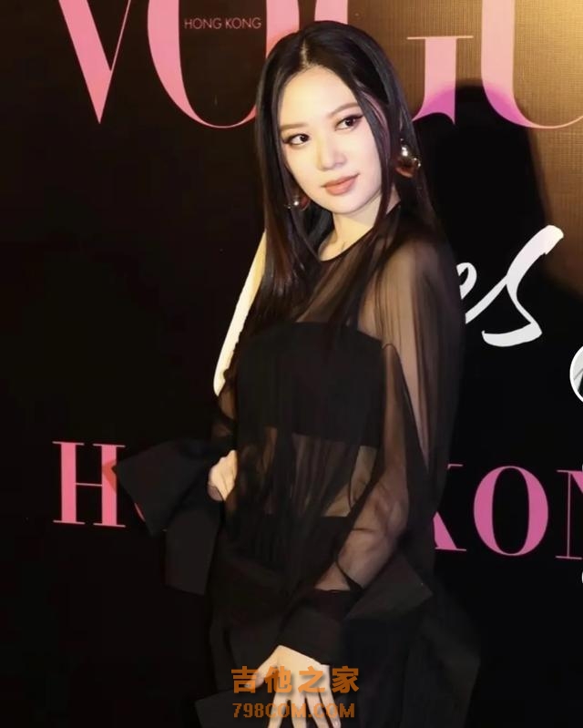 还记得甄子丹女儿甄济如吗？出道当歌手了？