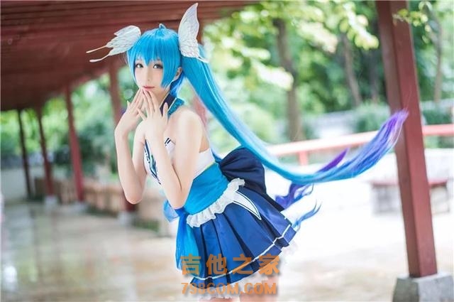 二次元cos福利美图：《VOCALIOD》初音未来cosplay!