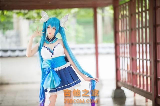 二次元cos福利美图：《VOCALIOD》初音未来cosplay!