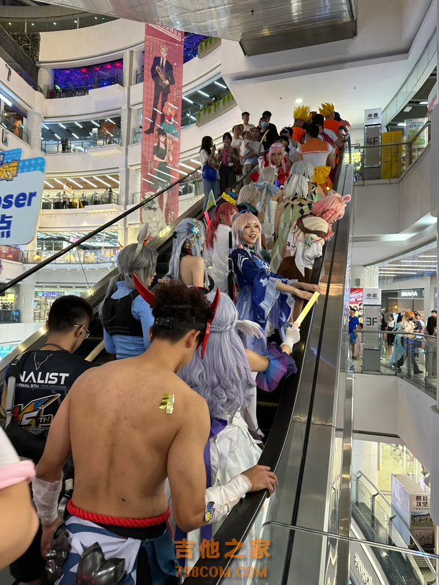 遍地谷子店热潮后，Cosplay旅拍又成了二次元新宠？