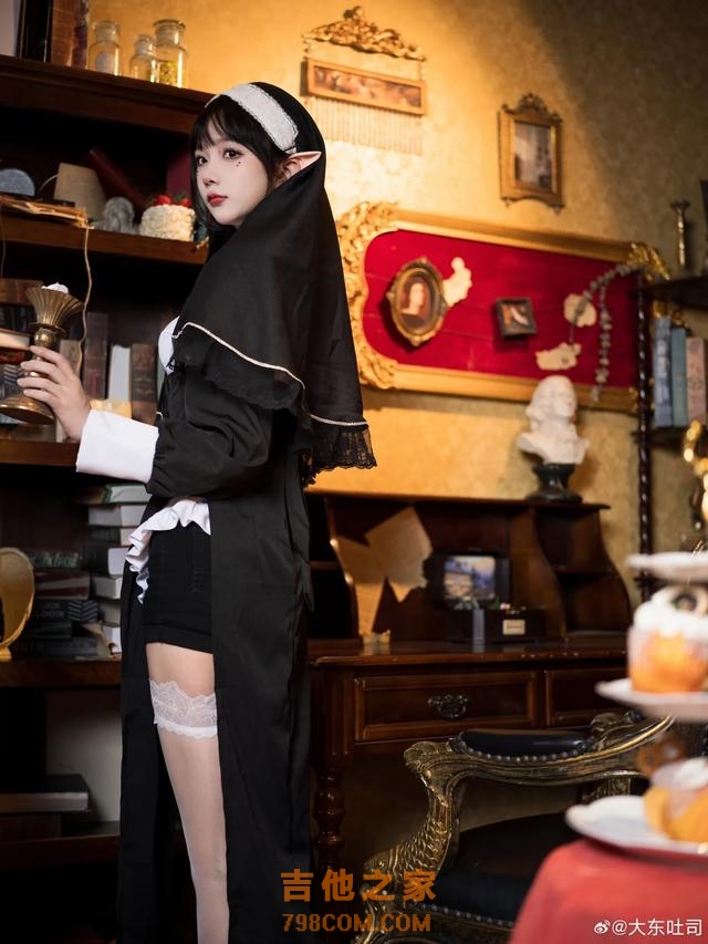 二次元cosplay,超清晰唯美修士美女图！