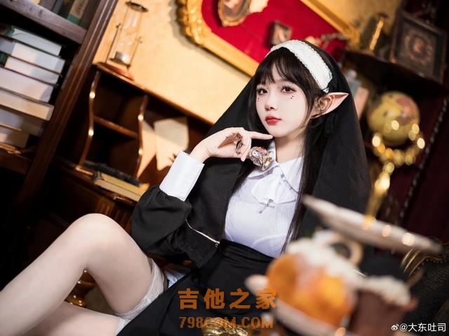 二次元cosplay,超清晰唯美修士美女图！