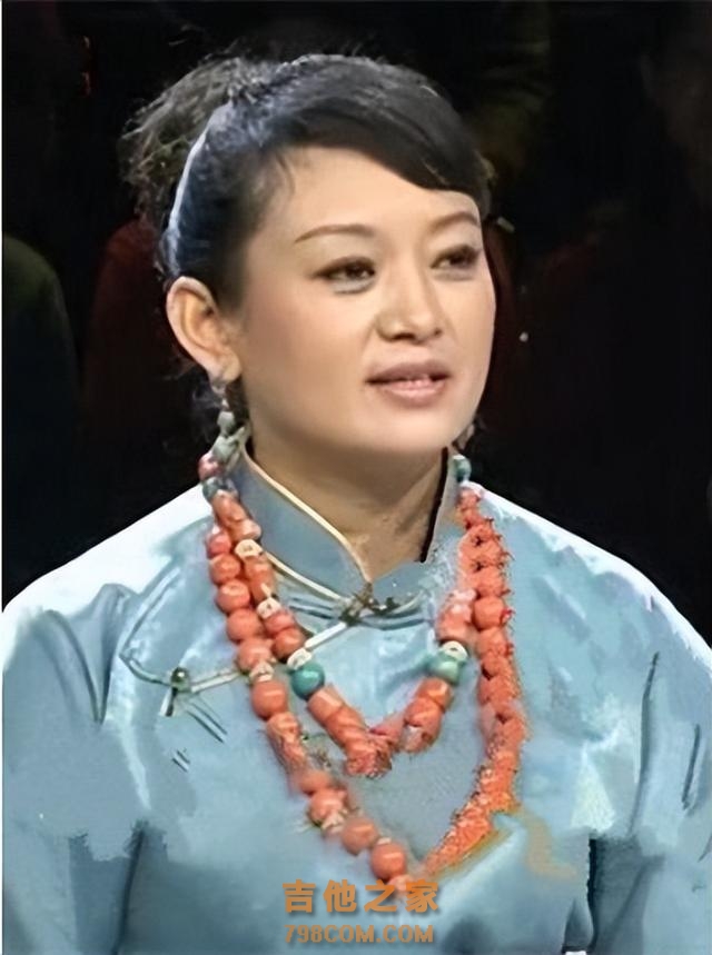 著名歌手容中尔甲：“青歌赛”获银奖，娶服务员做妻子幸福吗？