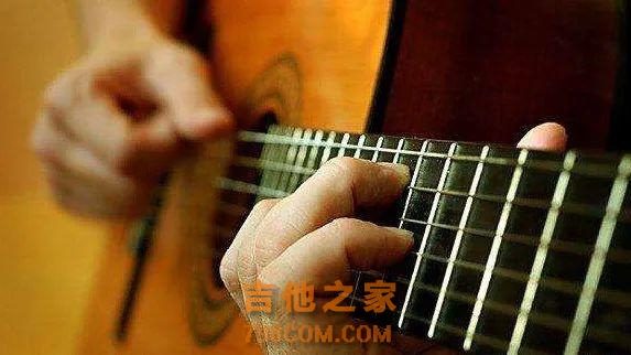 10首适合吉他拍弦弹唱歌曲（附吉他谱），拍弦如此美妙