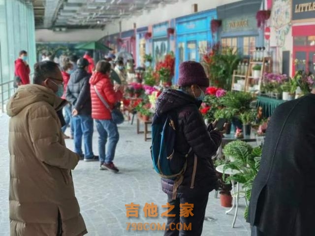 3天4.5万名游客，世博文化公园“开门红”！原世博会法国馆“葡香花市”洋溢法国风情